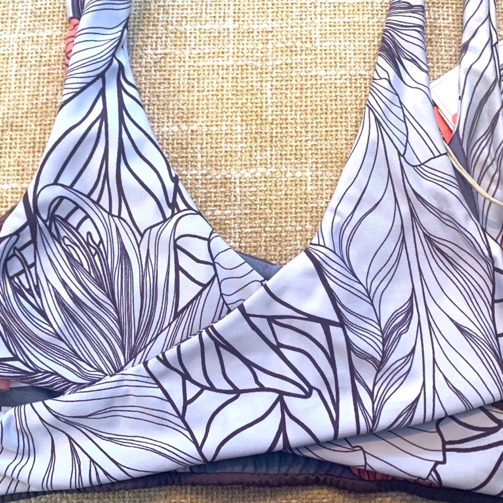 Maaji swimwear 4 way style bikini top/activewear